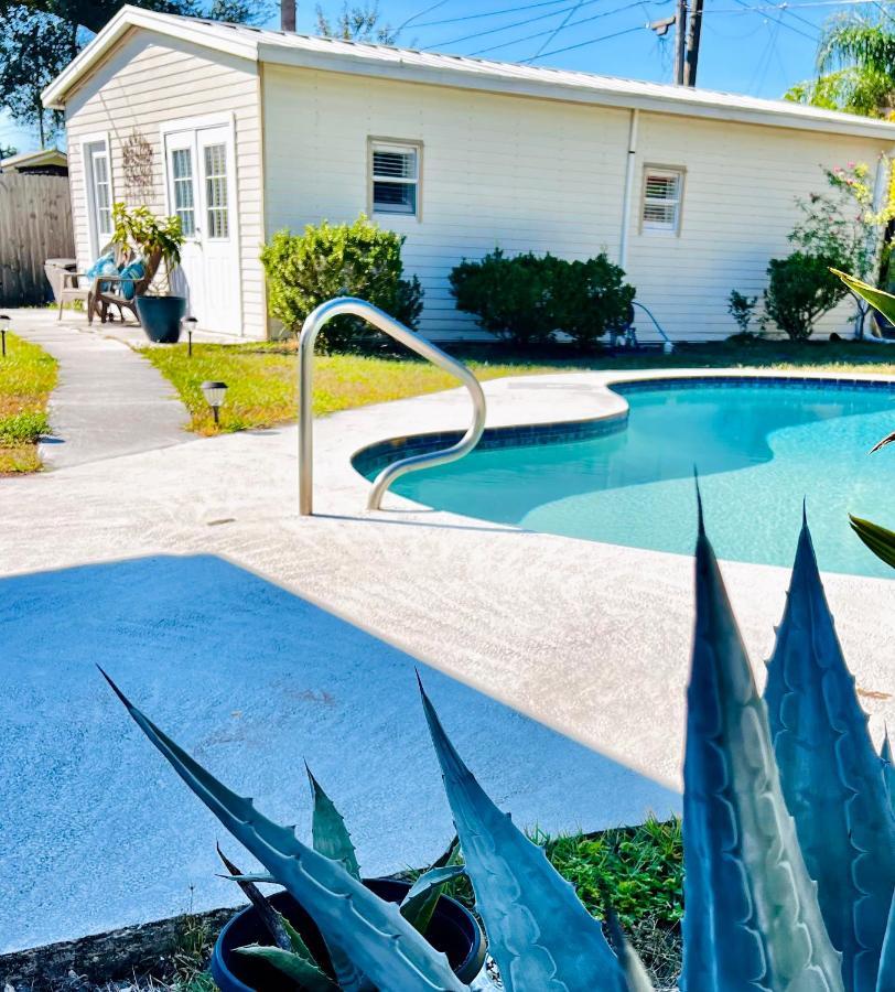 Paradise Hideaway Entire Guest Home Near Beach Clearwater Exterior photo